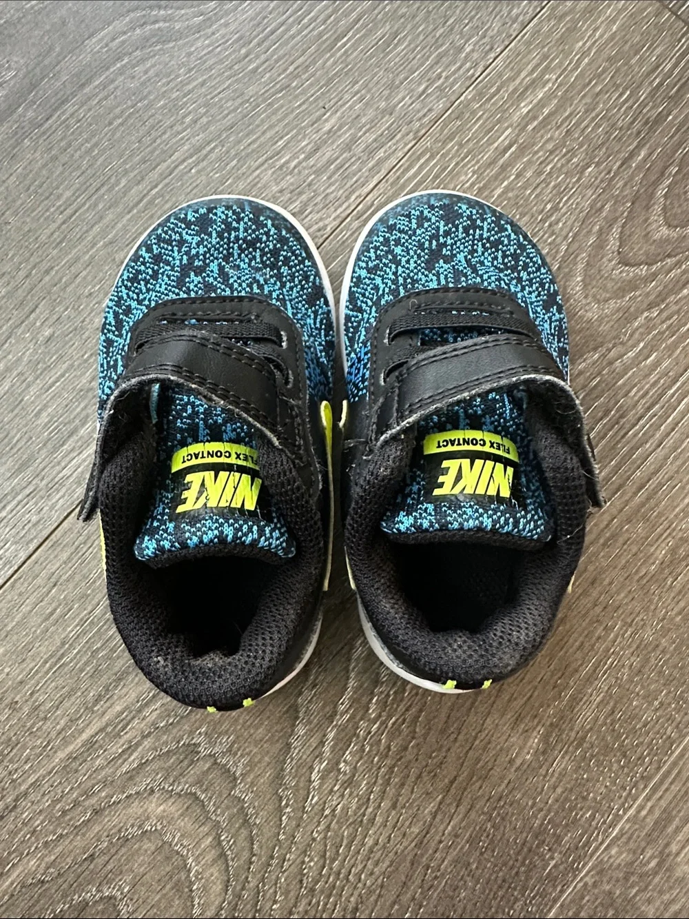 Nike Flex Contact Tennis Shoes